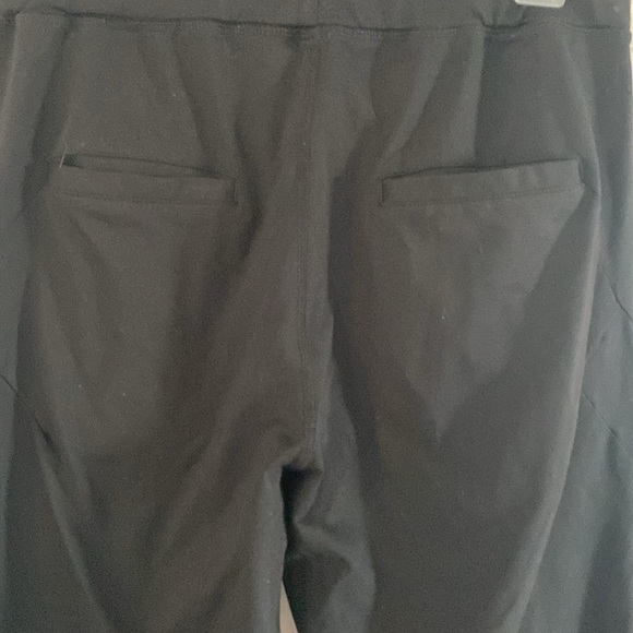 Aplhalete Jogging Pants - Picture 8 of 9
